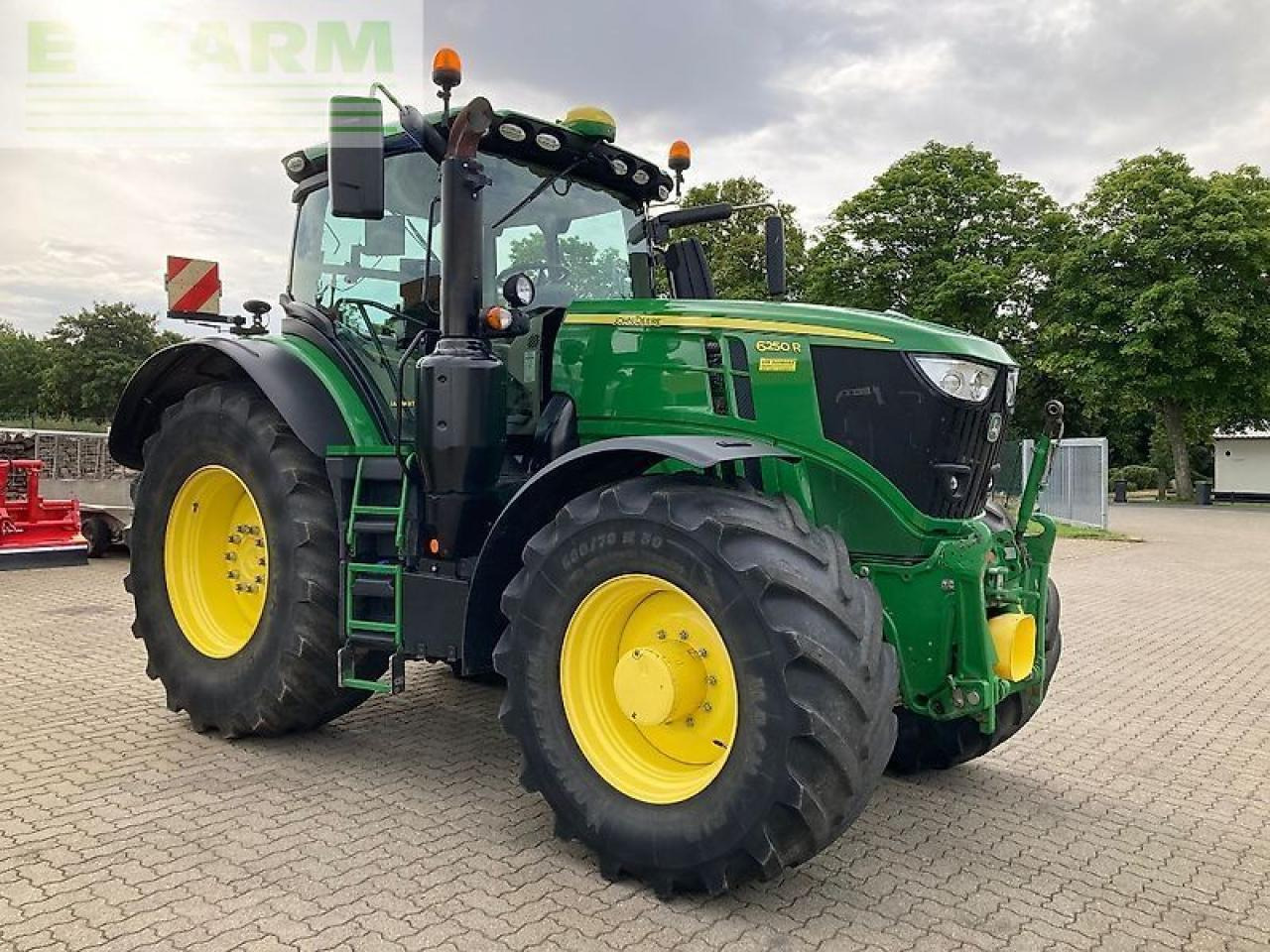 John Deere 6250 r - Трактор: снимка 1 John Deere 6250 r - Трактор: снимка 1