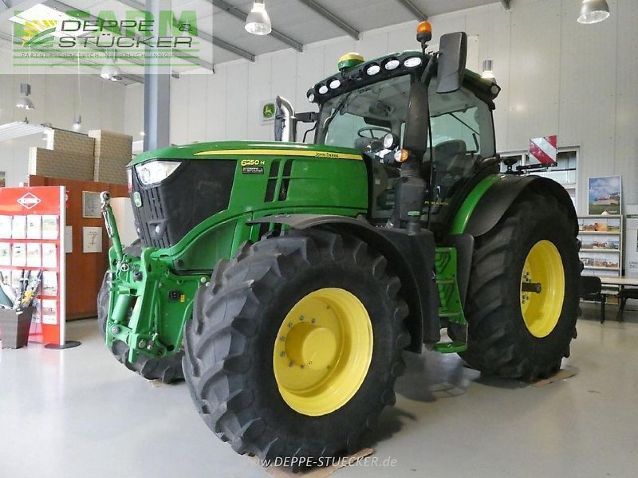 John Deere 6250r - Трактор: снимка 1 John Deere 6250r - Трактор: снимка 1