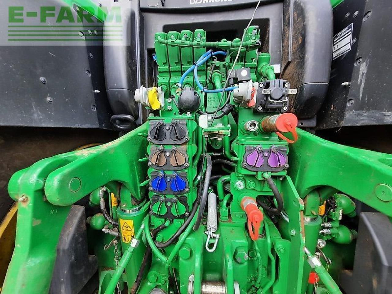 Трактор John Deere 6250r: снимка 12