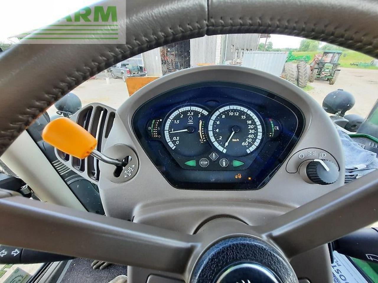 Трактор John Deere 6250r: снимка 6