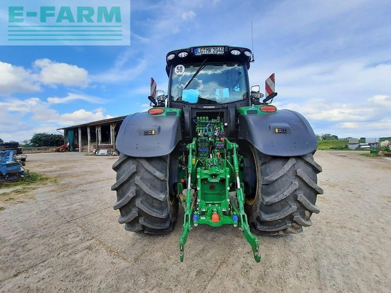 Трактор John Deere 6250r: снимка 11