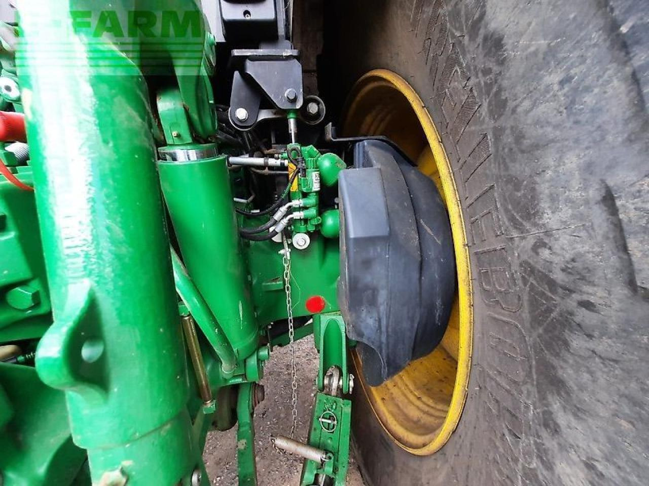 Трактор John Deere 6250r: снимка 13