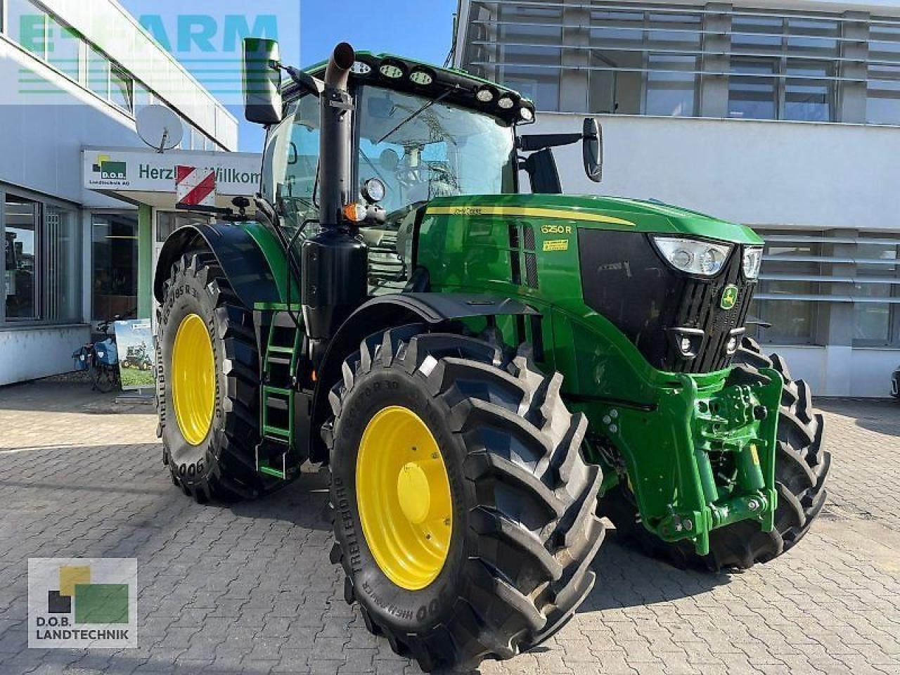 John Deere 6250r - Трактор: снимка 2 John Deere 6250r - Трактор: снимка 2