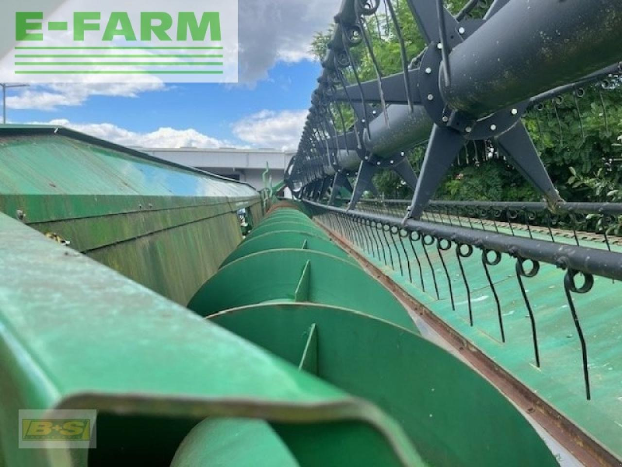 John Deere 635r inkl. rapsvorsatz und wagen - Хедер: снимка 5 John Deere 635r inkl. rapsvorsatz und wagen - Хедер: снимка 5