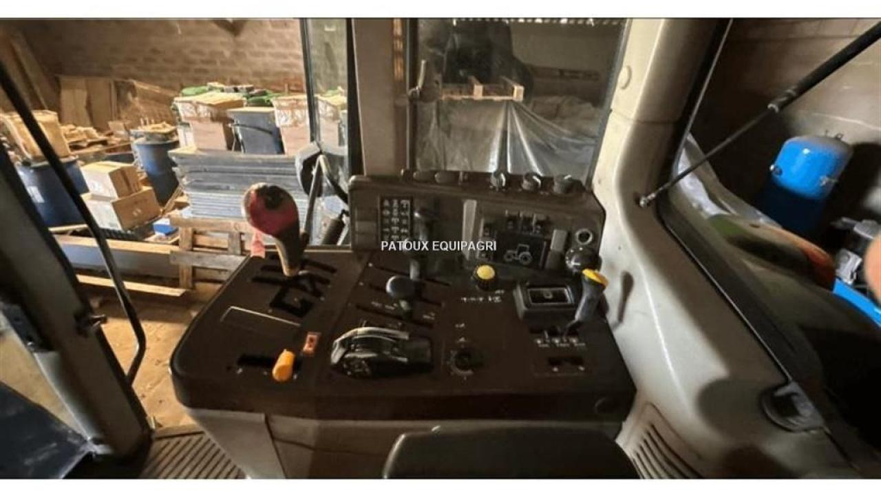 John Deere 6520 - Трактор: снимка 5 John Deere 6520 - Трактор: снимка 5