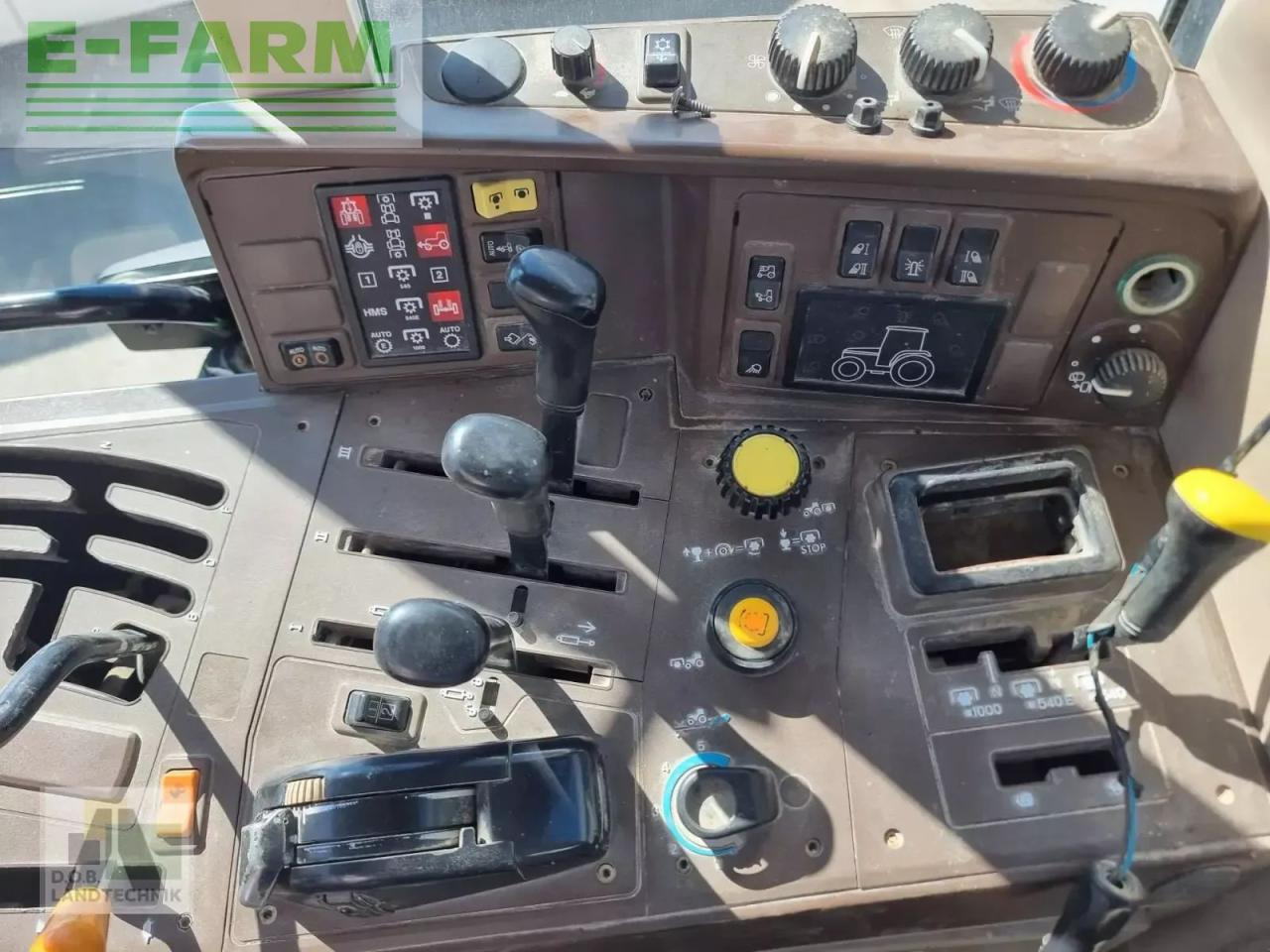 Трактор John Deere 6820: снимка 10