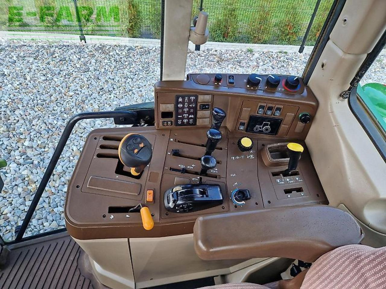 John Deere 6920 - Трактор: снимка 5 John Deere 6920 - Трактор: снимка 5