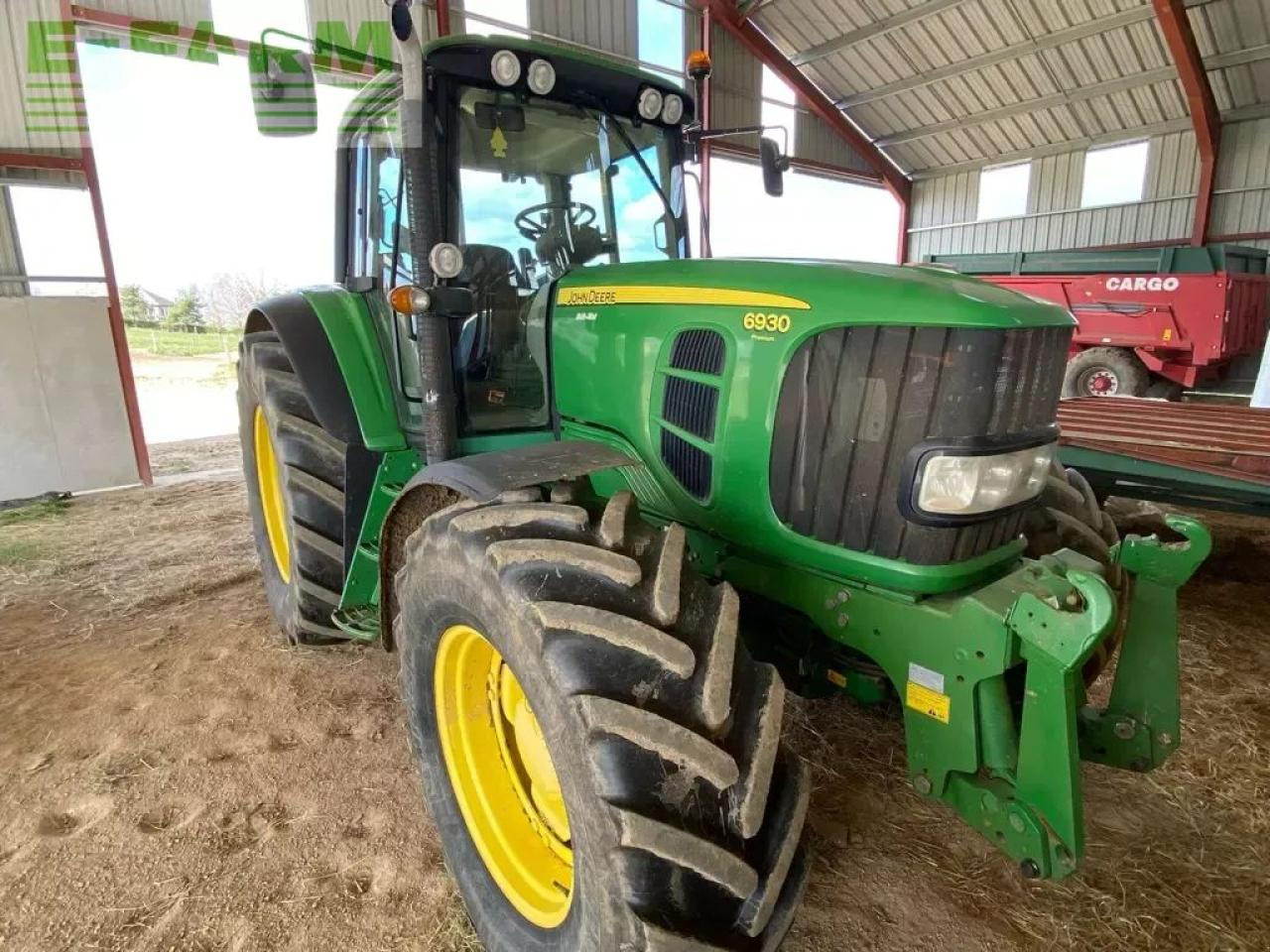 John Deere 6930 premium - Трактор: снимка 2 John Deere 6930 premium - Трактор: снимка 2
