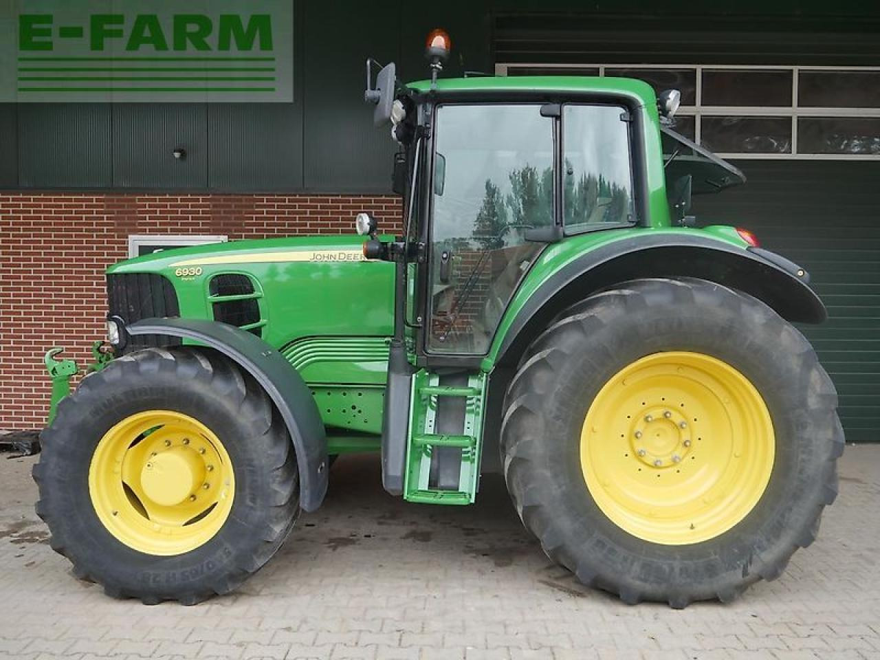 John Deere 6930 premium autopowr - Трактор: снимка 4 John Deere 6930 premium autopowr - Трактор: снимка 4