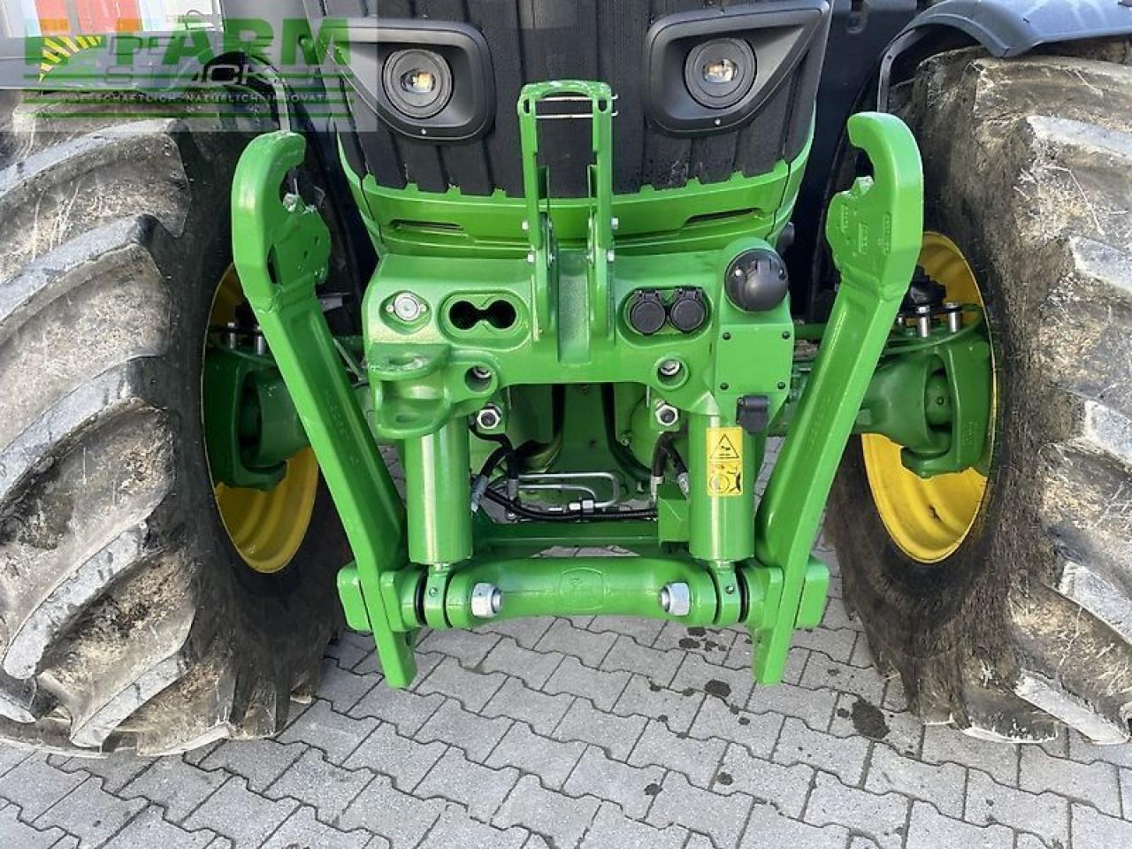 Трактор John Deere 6r 175: снимка 16
