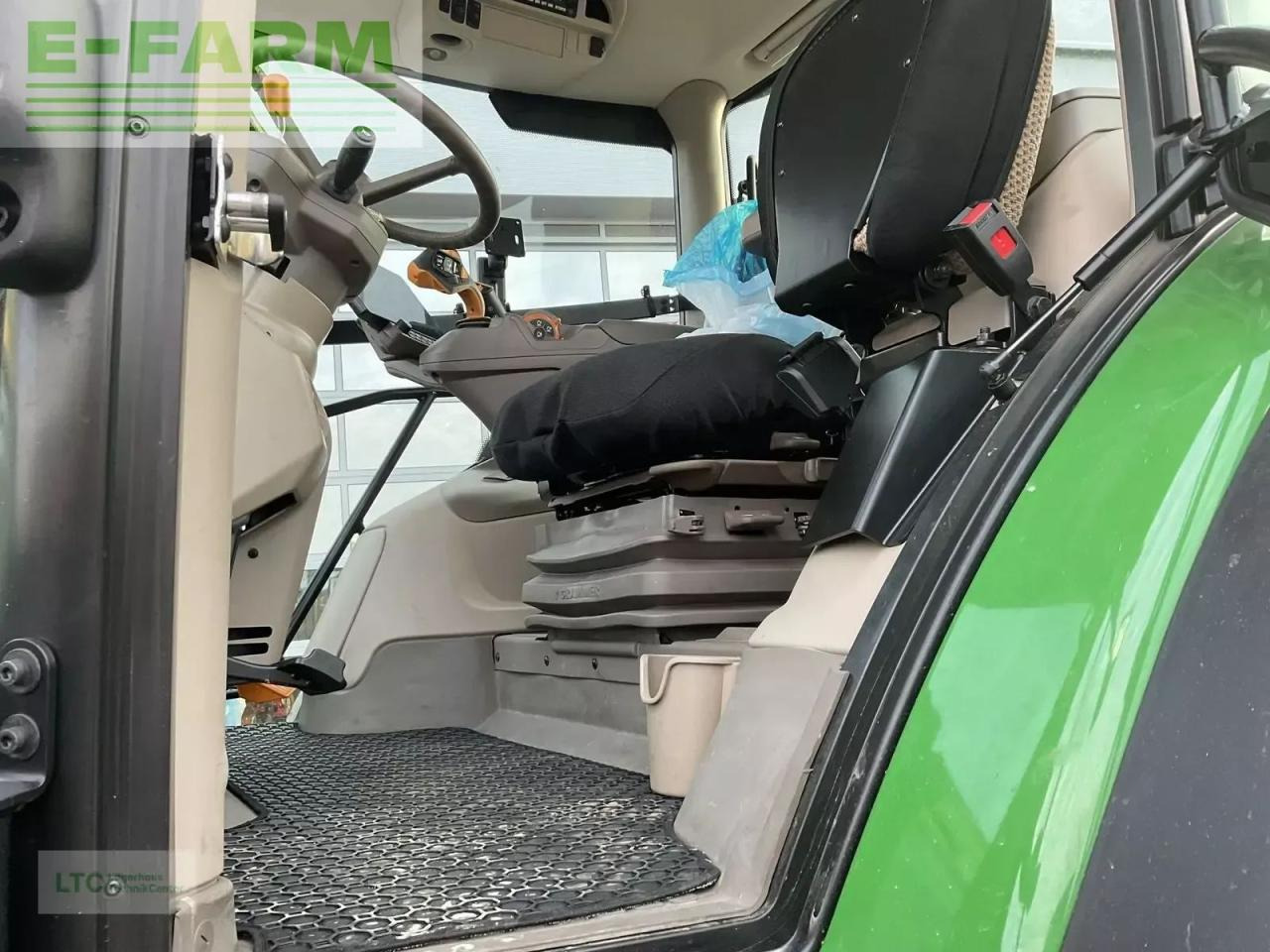 John Deere 6r 215 - Трактор: снимка 5 John Deere 6r 215 - Трактор: снимка 5