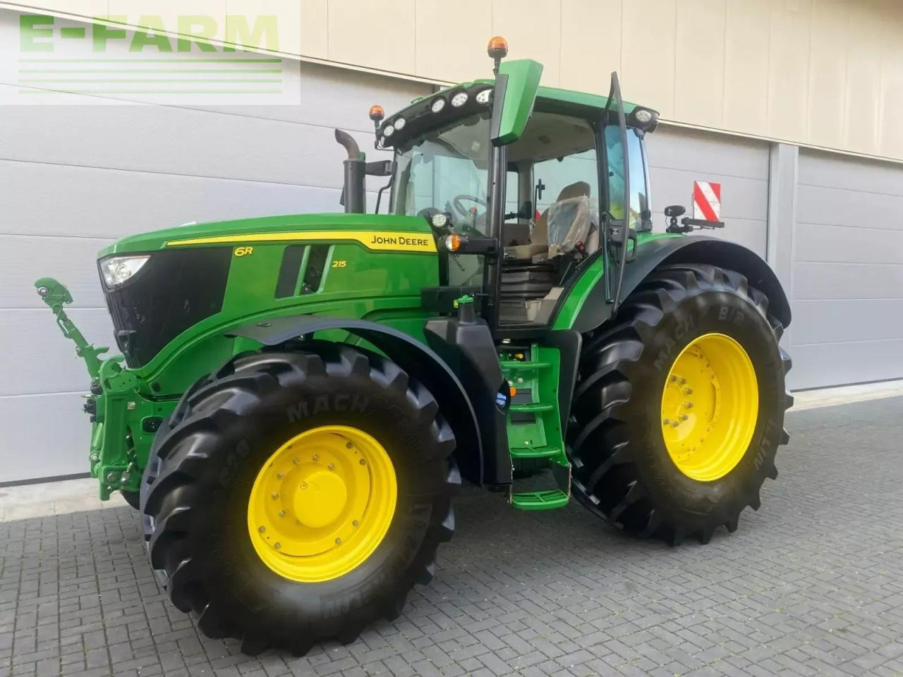 John Deere 6r 215 ap50 commandpro g5plus garantie 2029 - 3.750 h - Трактор: снимка 2 John Deere 6r 215 ap50 commandpro g5plus garantie 2029 - 3.750 h - Трактор: снимка 2