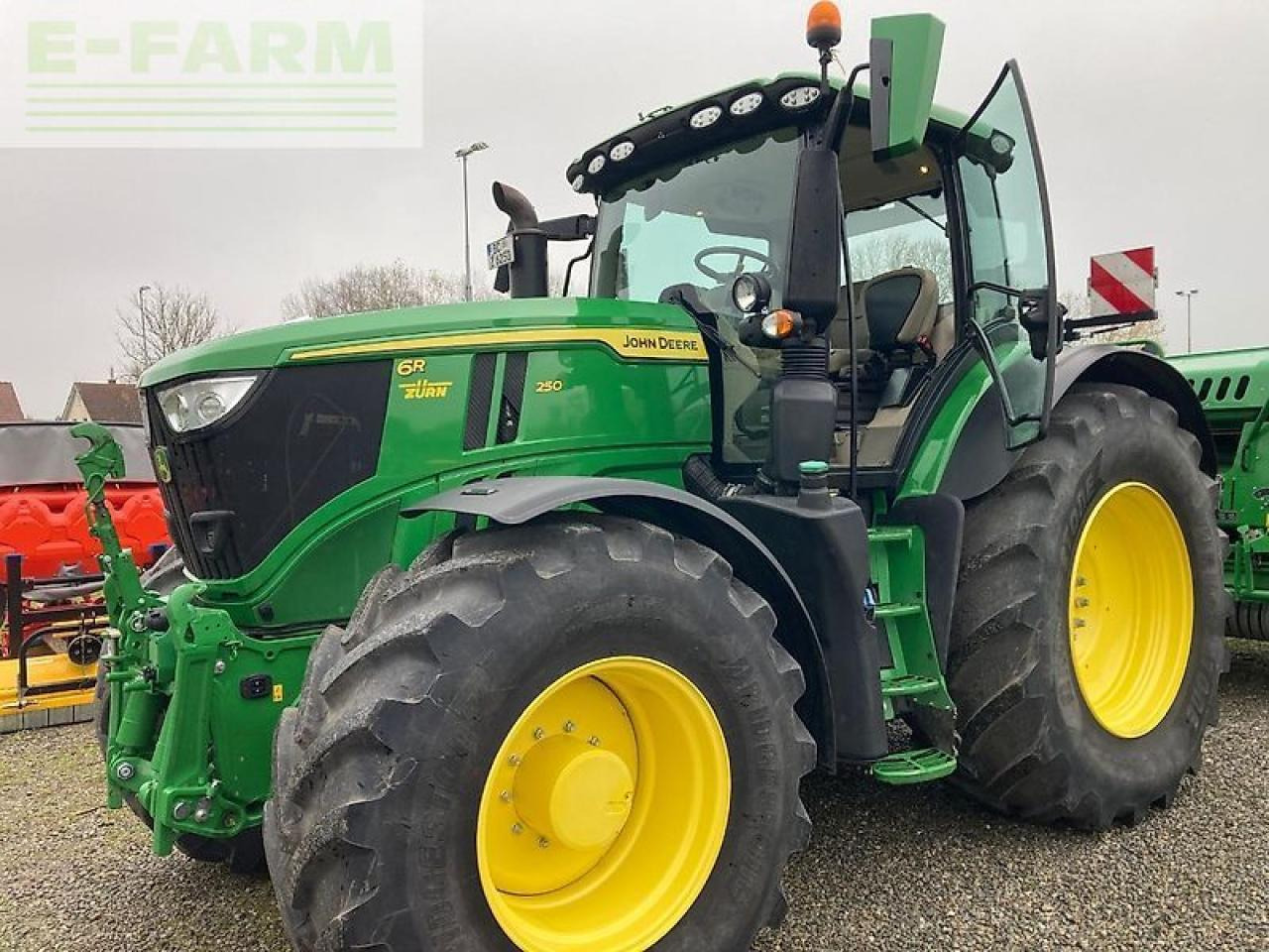 John Deere 6r 250 / 6r250 - Трактор: снимка 1 John Deere 6r 250 / 6r250 - Трактор: снимка 1