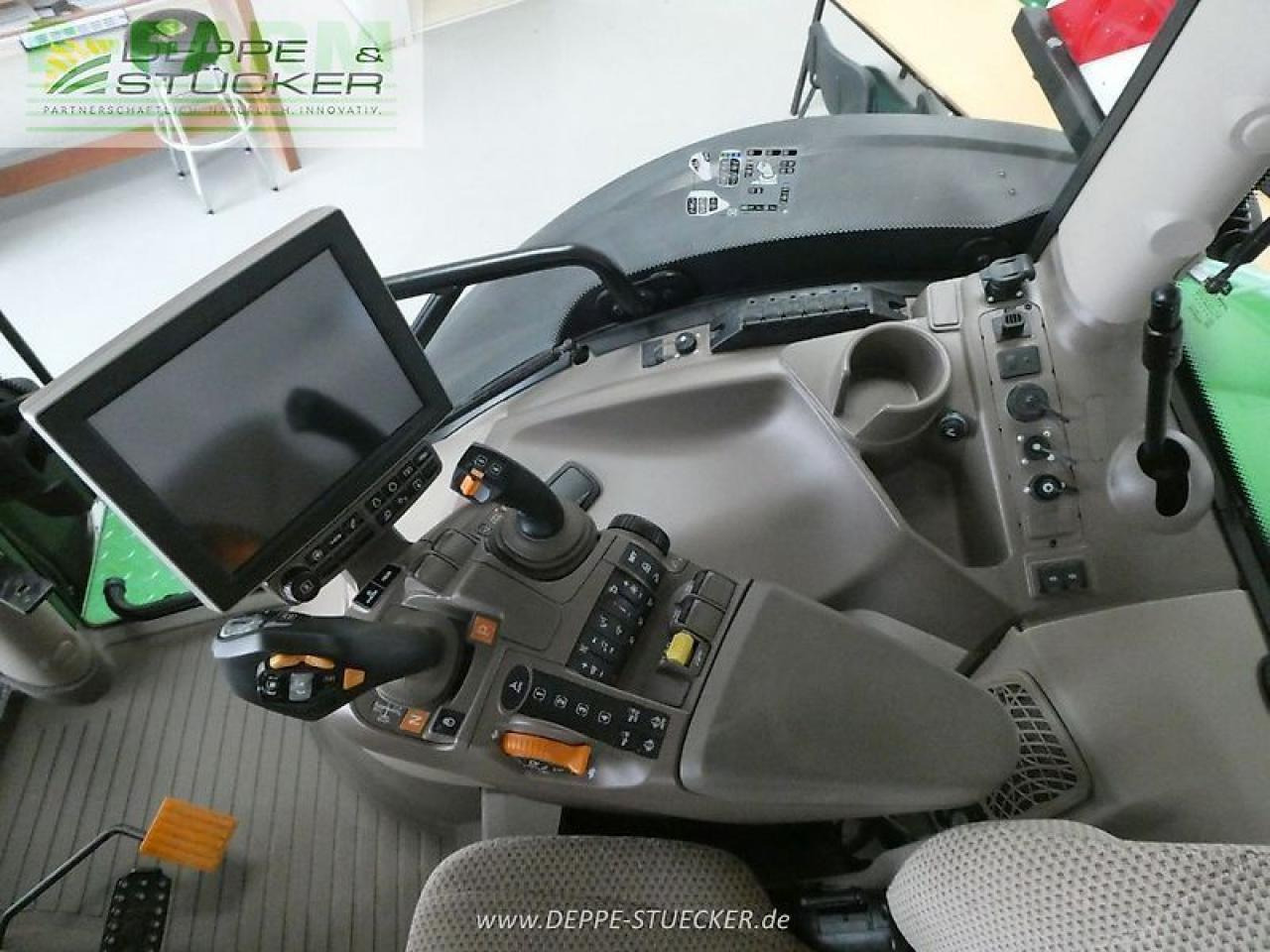 Трактор John Deere 6r 250: снимка 13