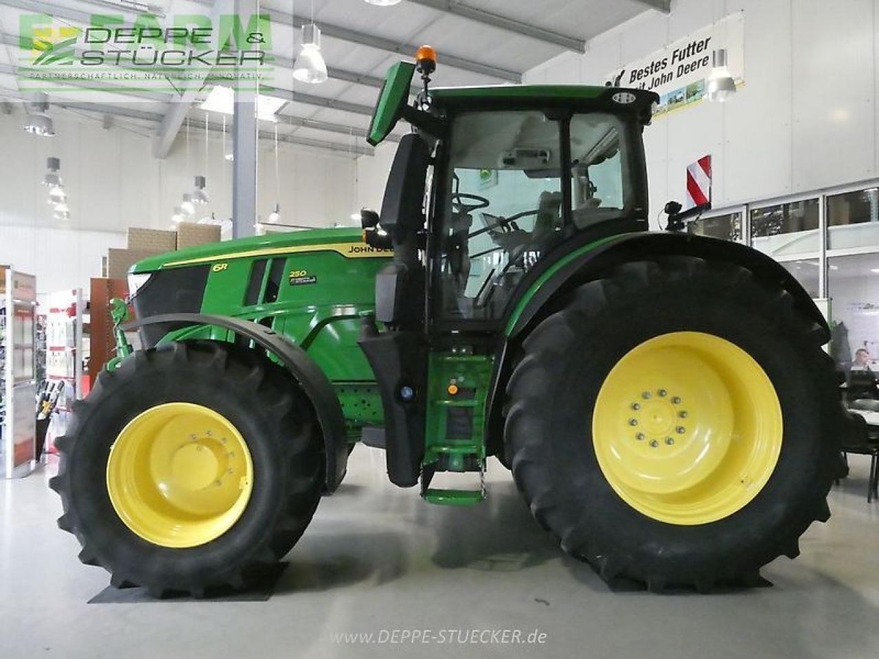 Трактор John Deere 6r 250: снимка 9