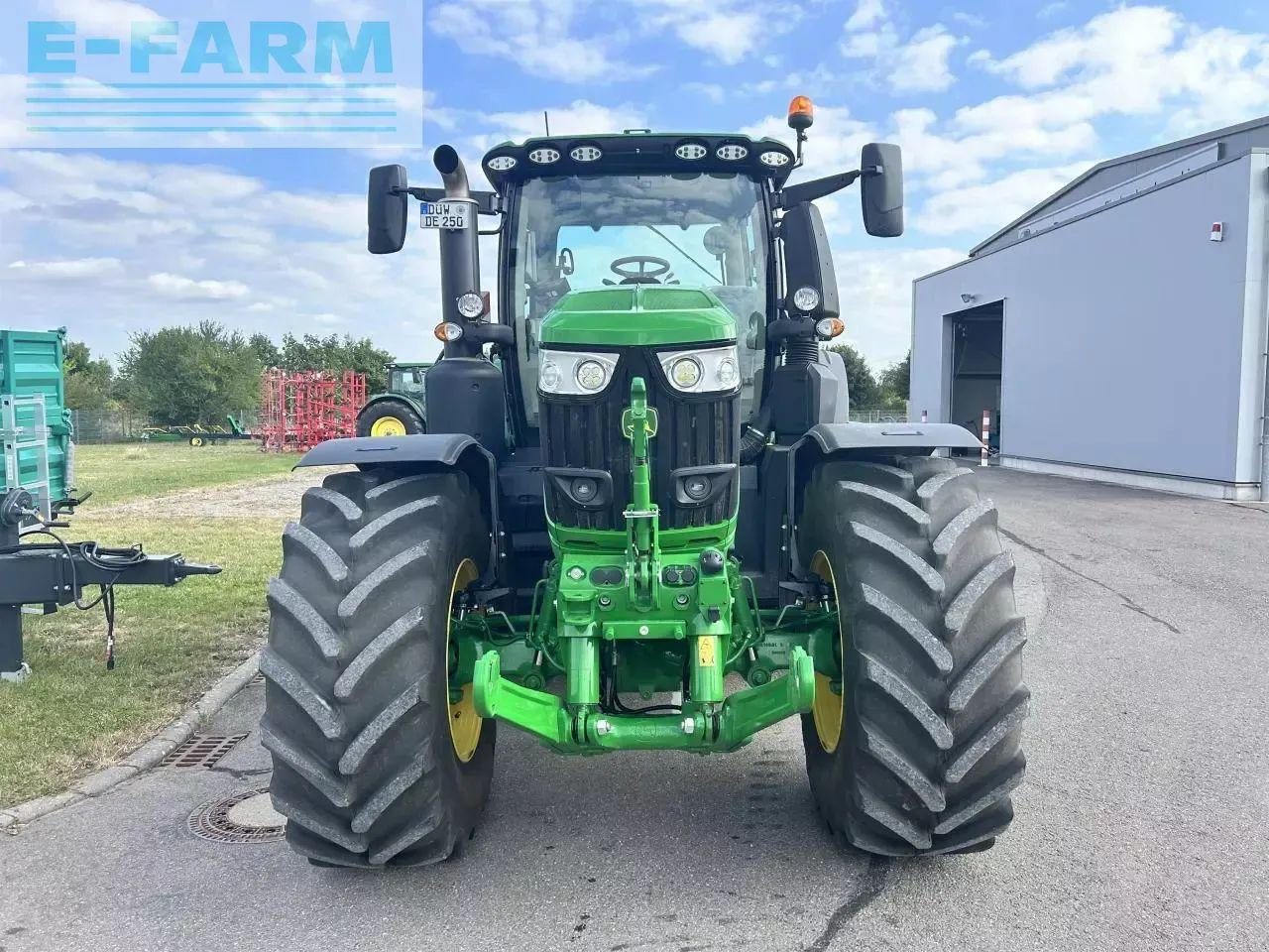 John Deere 6r 250 - Трактор: снимка 3 John Deere 6r 250 - Трактор: снимка 3