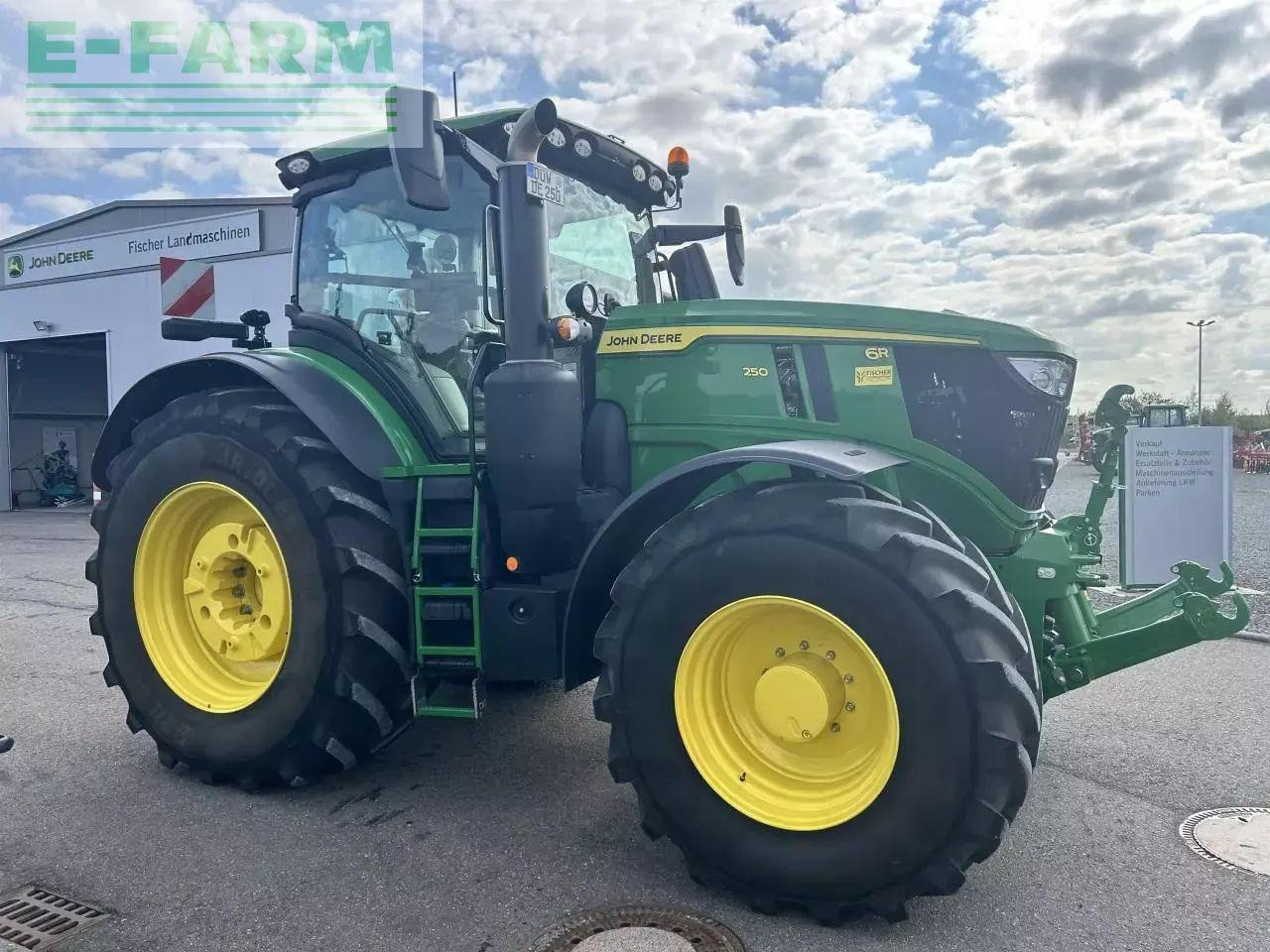 John Deere 6r 250 - Трактор: снимка 4 John Deere 6r 250 - Трактор: снимка 4