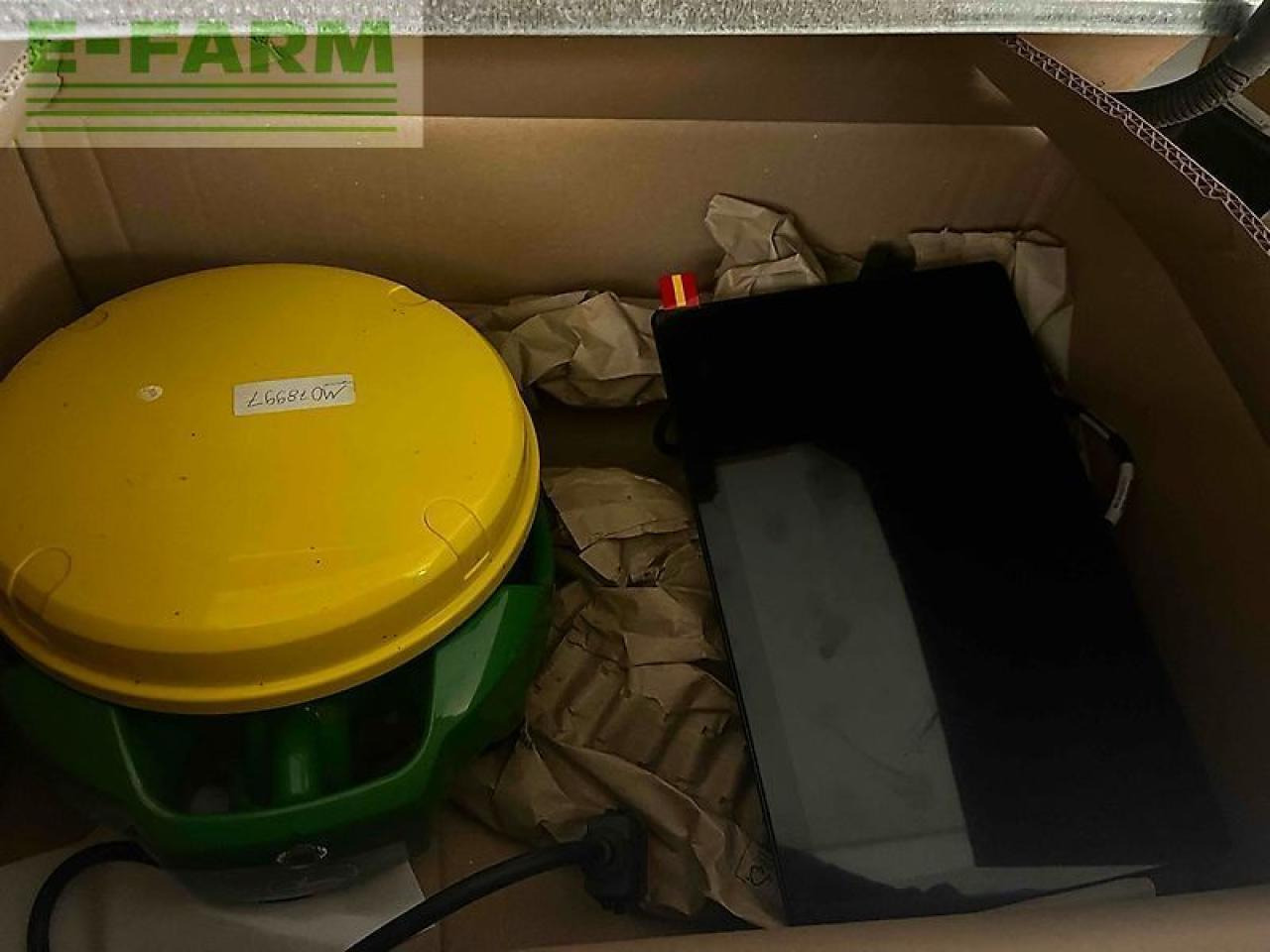 John Deere 6r 250 - Трактор: снимка 2 John Deere 6r 250 - Трактор: снимка 2