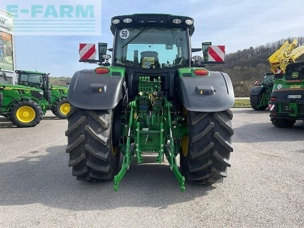 John Deere 6r215 / 6r 215 - Трактор: снимка 4 John Deere 6r215 / 6r 215 - Трактор: снимка 4