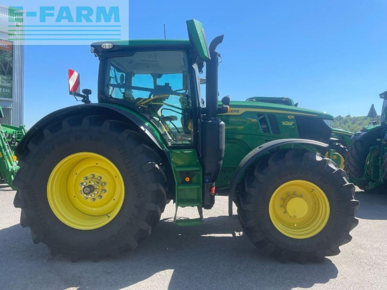 John Deere 6r215 / 6r 215 - Трактор: снимка 2 John Deere 6r215 / 6r 215 - Трактор: снимка 2
