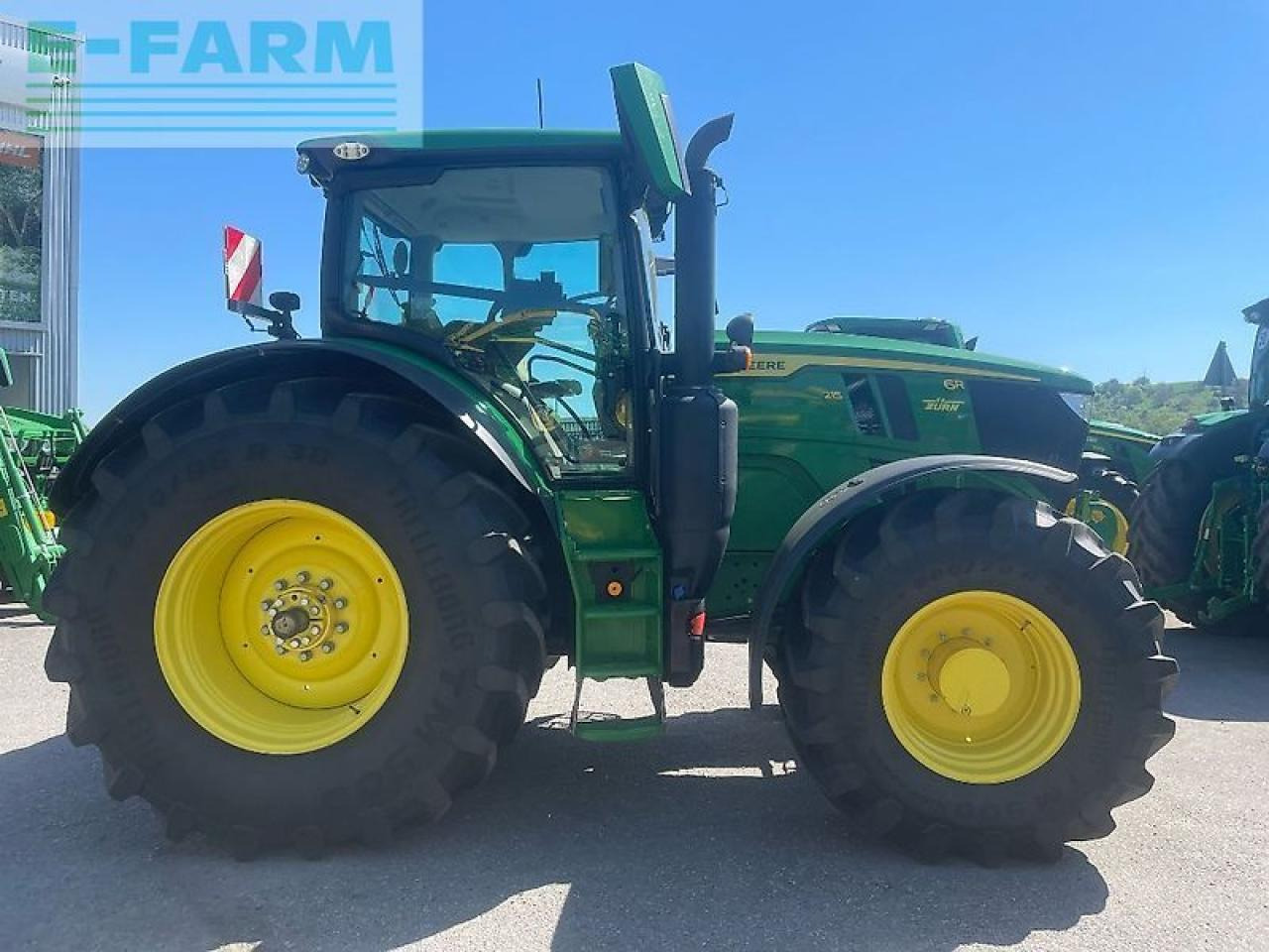 John Deere 6r215 / 6r 215 - Трактор: снимка 2 John Deere 6r215 / 6r 215 - Трактор: снимка 2