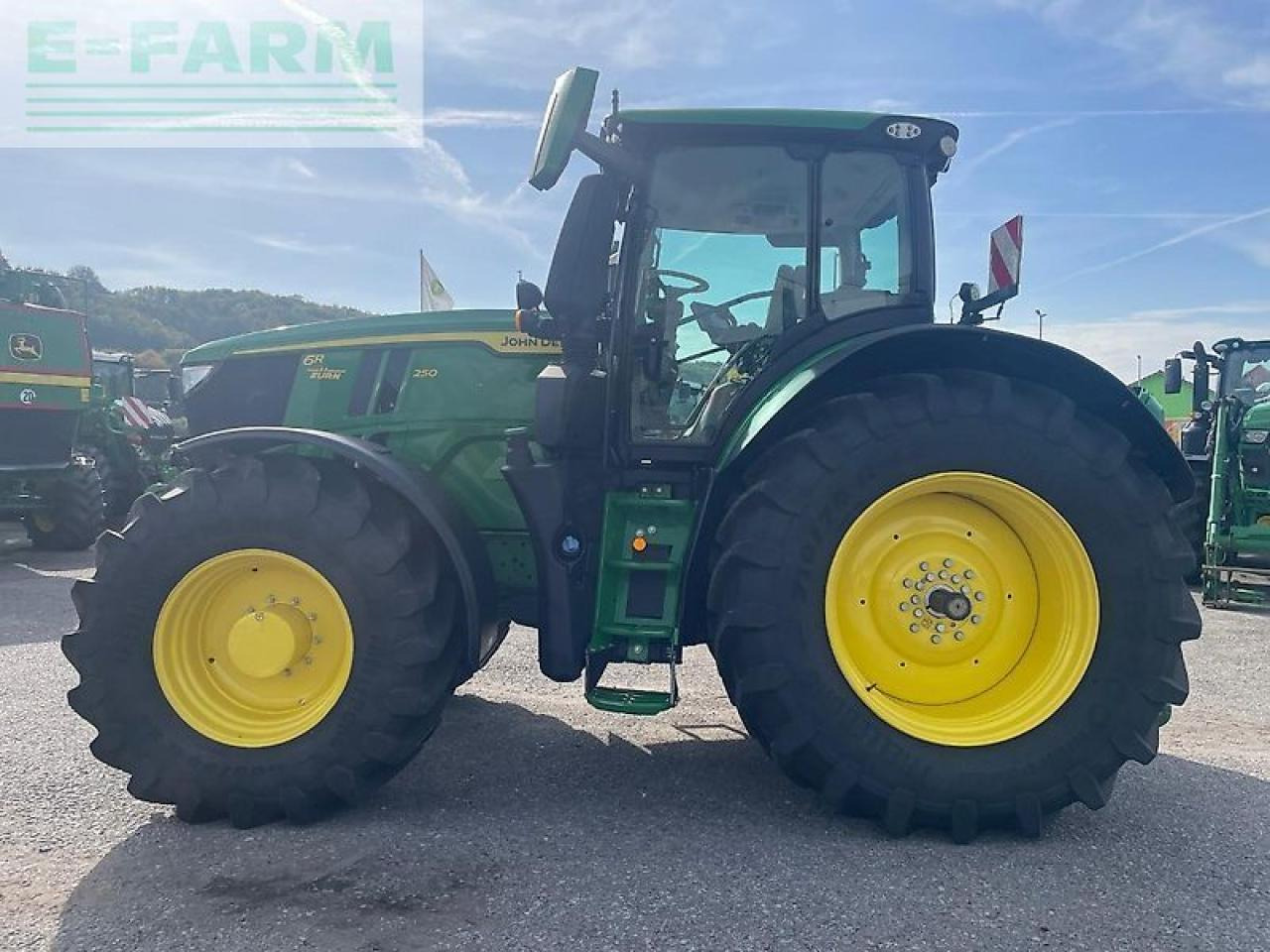 John Deere 6r250 / 6r 250 - Трактор: снимка 5 John Deere 6r250 / 6r 250 - Трактор: снимка 5