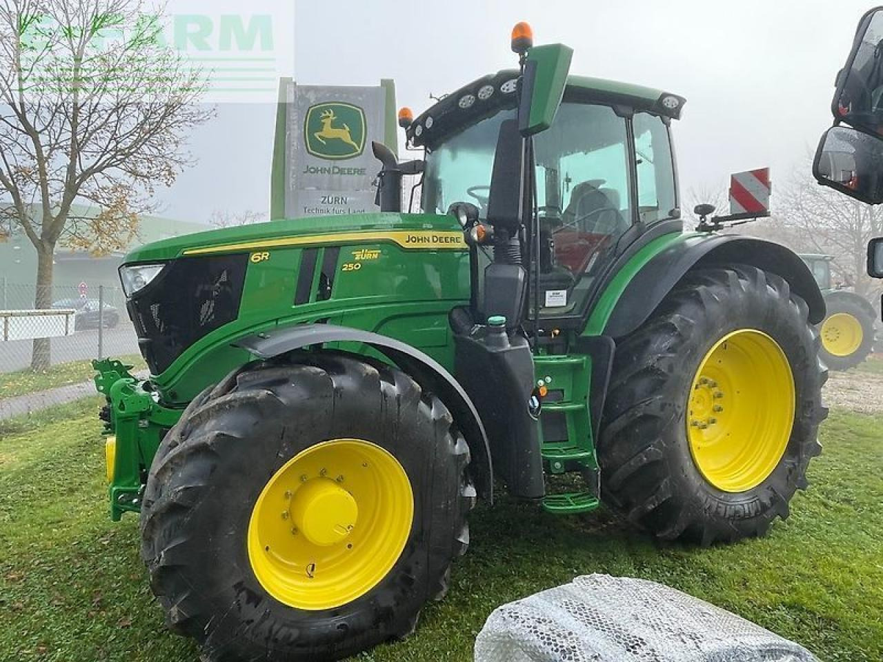 John Deere 6r250 / 6r250 - Трактор: снимка 2 John Deere 6r250 / 6r250 - Трактор: снимка 2