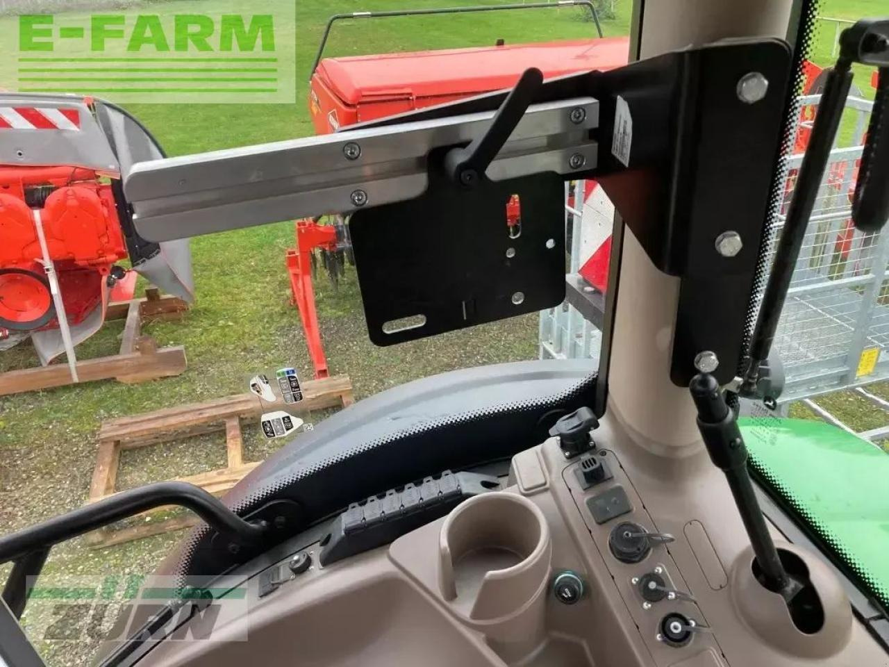 Трактор John Deere 6r250: снимка 13