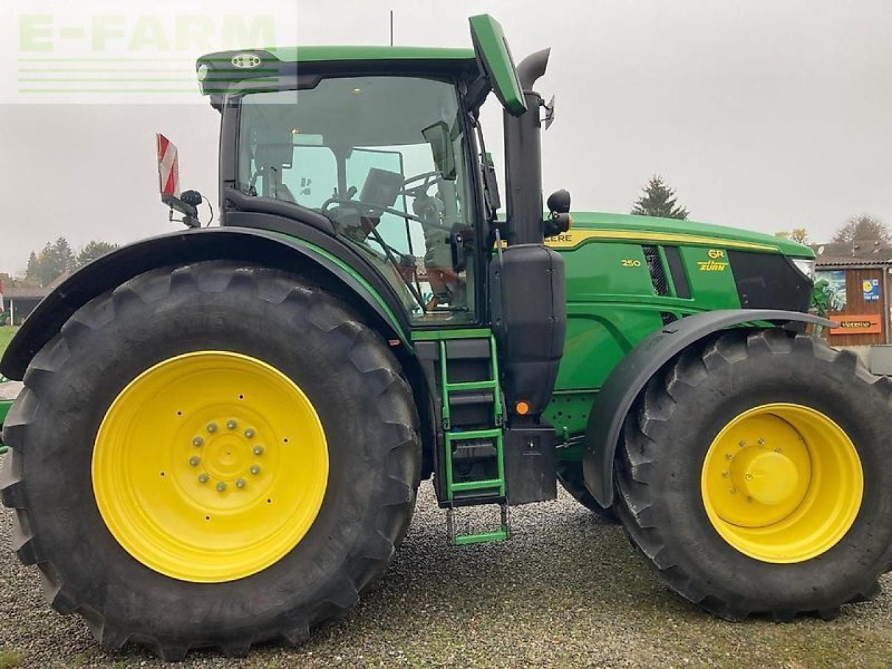 John Deere 6r250 - Трактор: снимка 4 John Deere 6r250 - Трактор: снимка 4