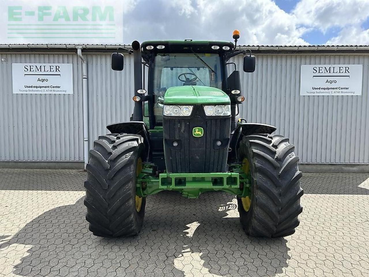 John Deere 7230r - Трактор: снимка 2 John Deere 7230r - Трактор: снимка 2