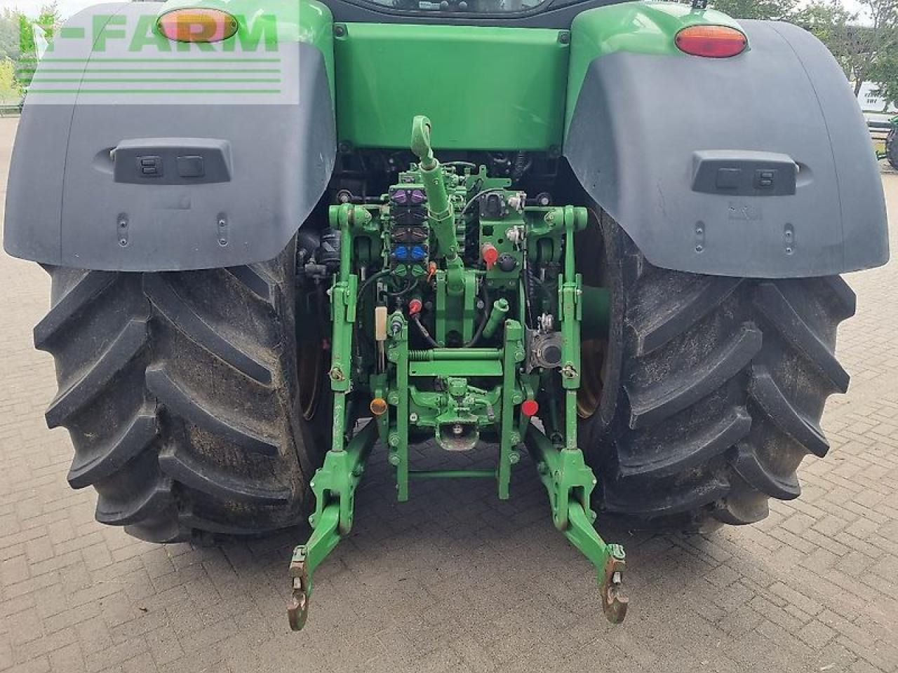Трактор John Deere 7310r my17 ap 40: снимка 6