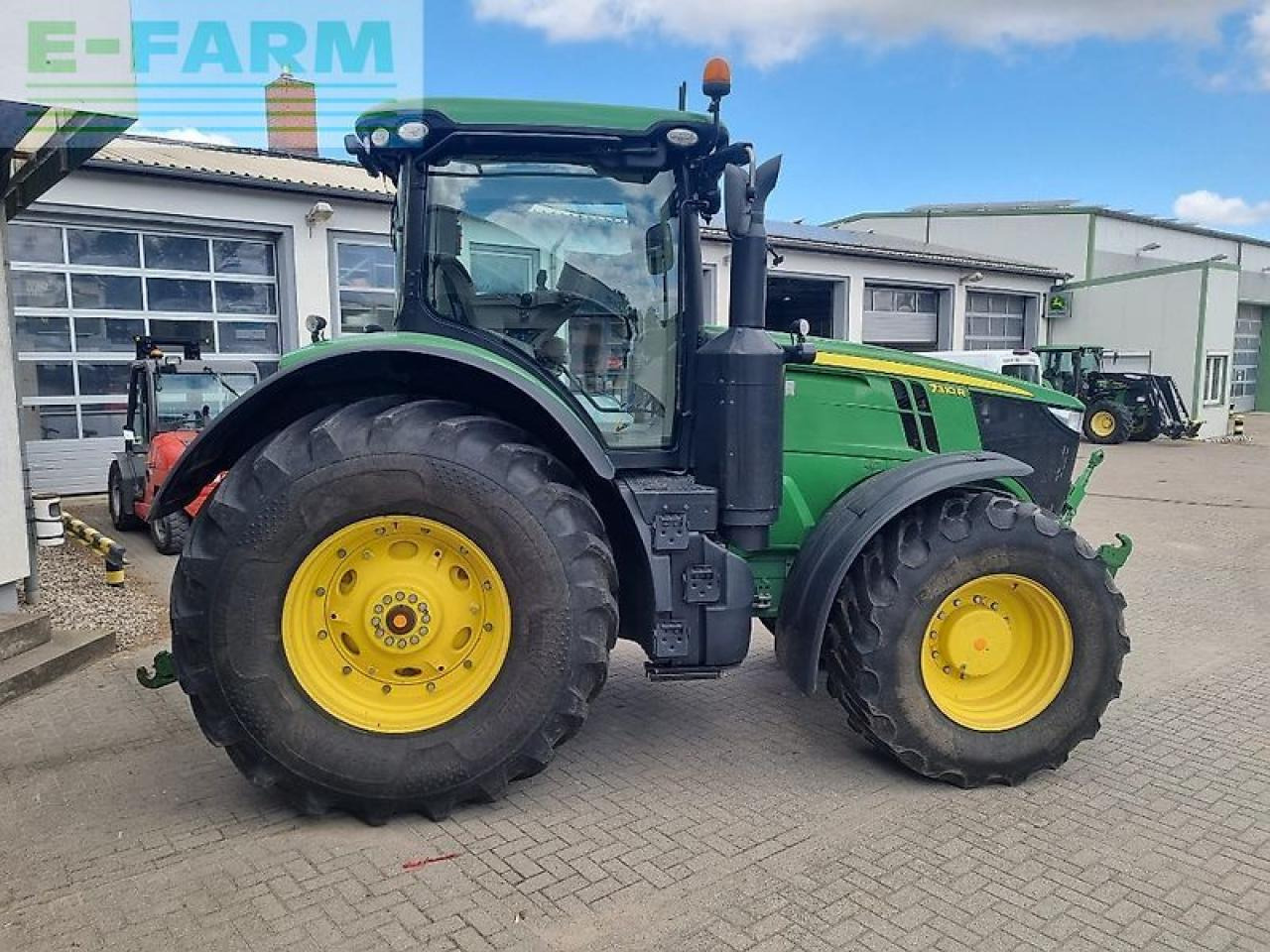 Трактор John Deere 7310r my17 ap 40: снимка 8
