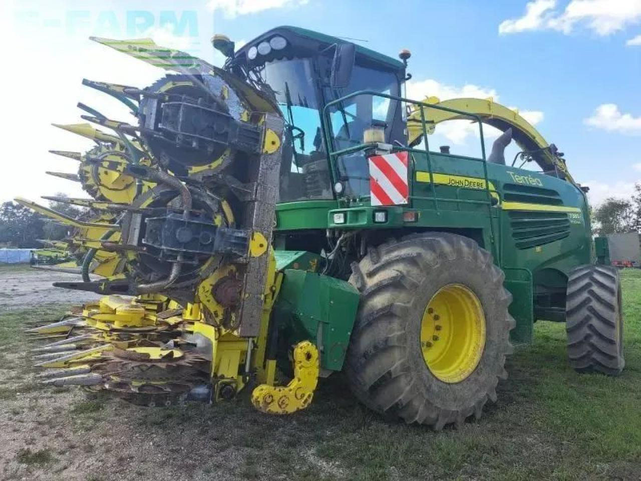 John Deere 7380 - Силажокомбайн: снимка 2 John Deere 7380 - Силажокомбайн: снимка 2