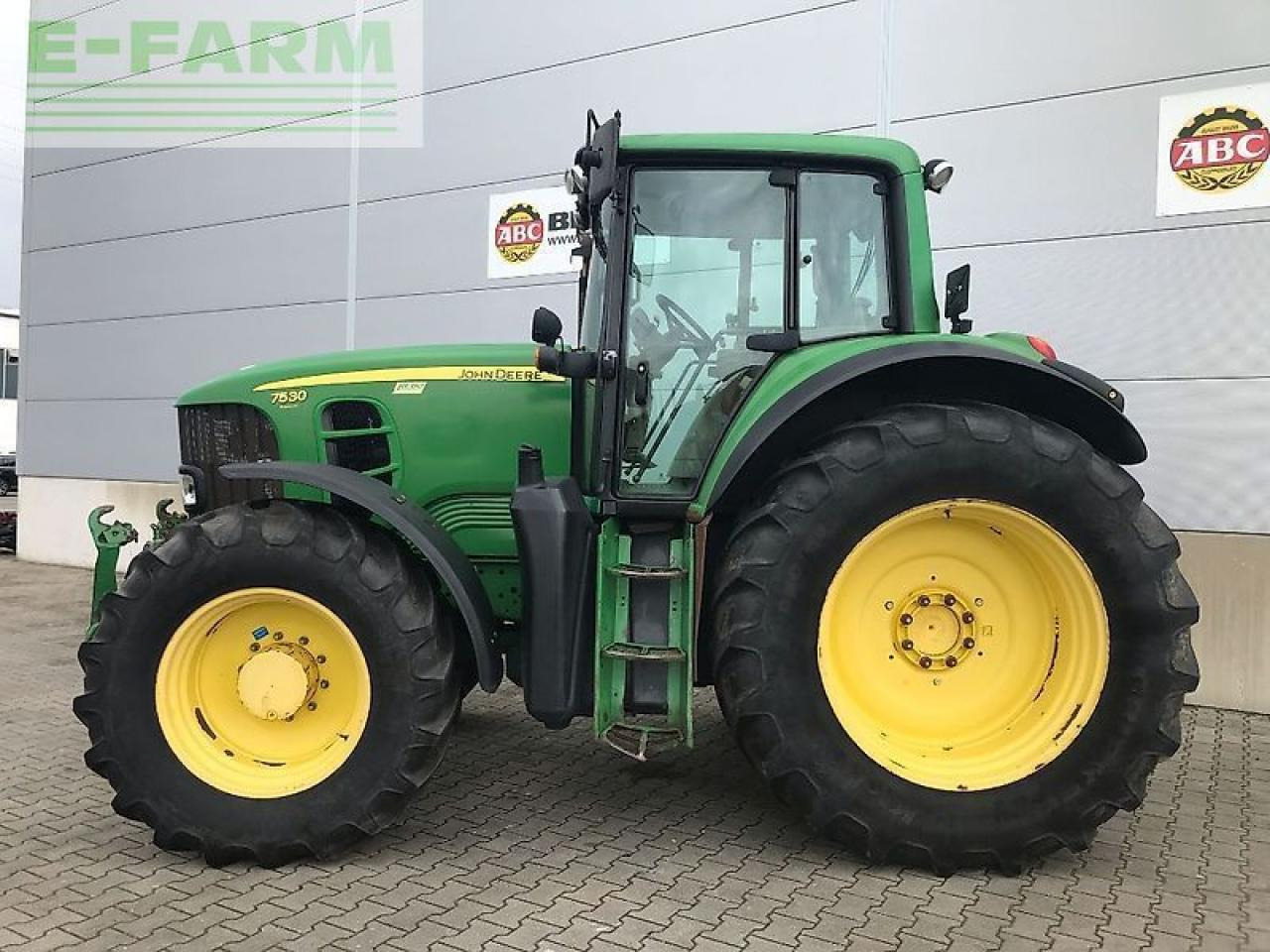 John Deere 7530 - Трактор: снимка 2 John Deere 7530 - Трактор: снимка 2