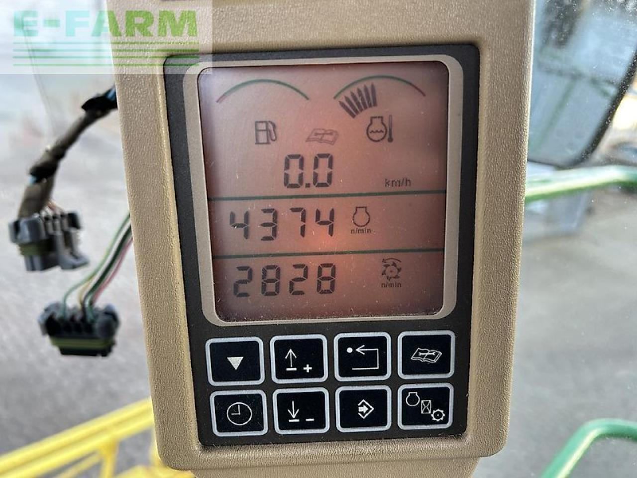 John Deere 7700 - Трактор: снимка 4 John Deere 7700 - Трактор: снимка 4