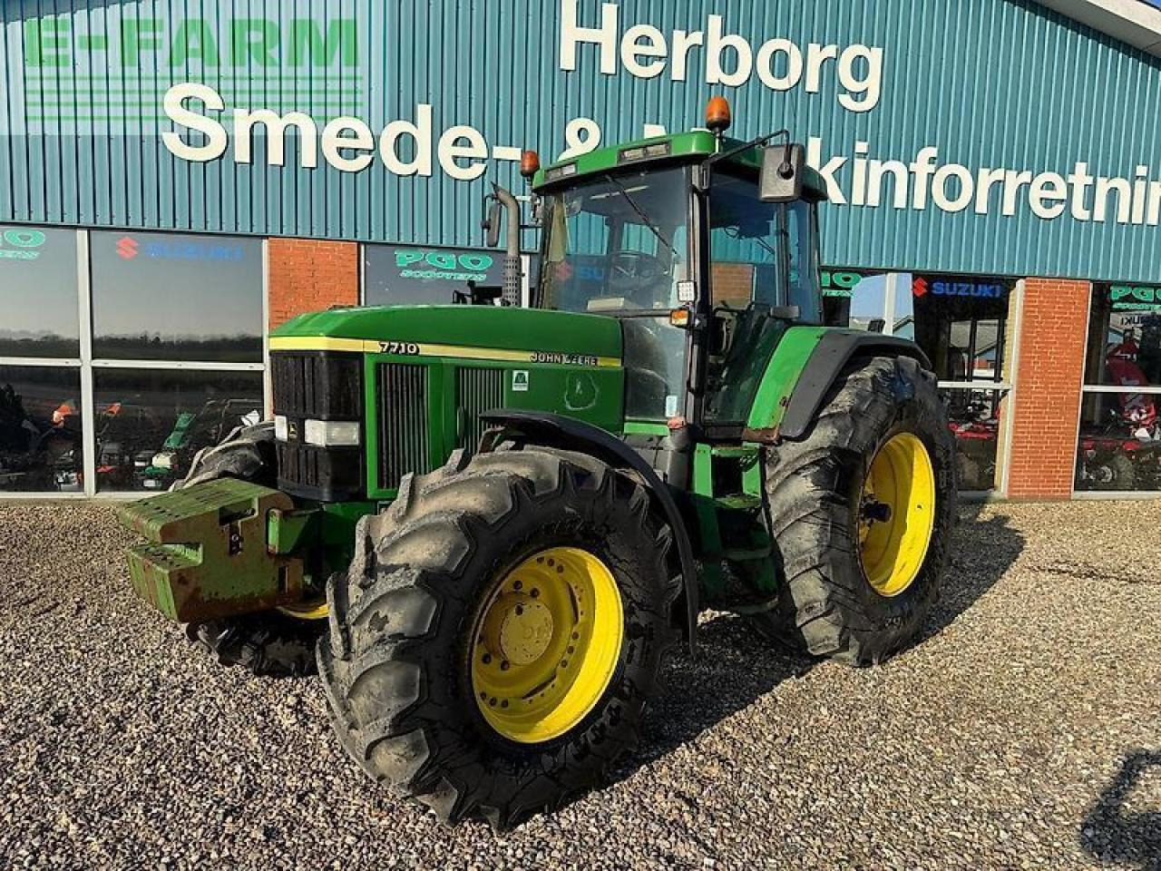 John Deere 7710 - Трактор: снимка 1 John Deere 7710 - Трактор: снимка 1