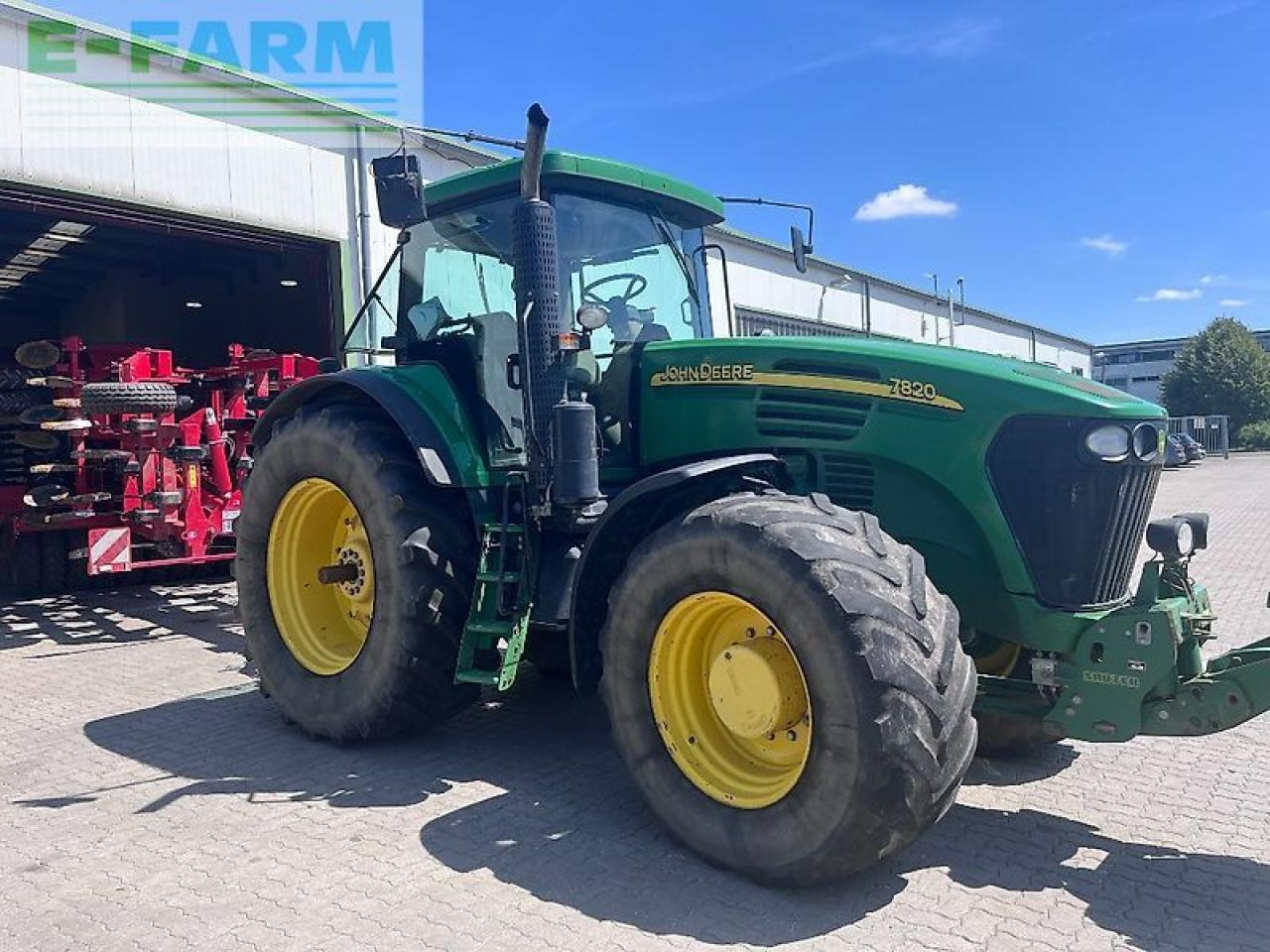 John Deere 7820 allrad traktor - Трактор: снимка 3 John Deere 7820 allrad traktor - Трактор: снимка 3