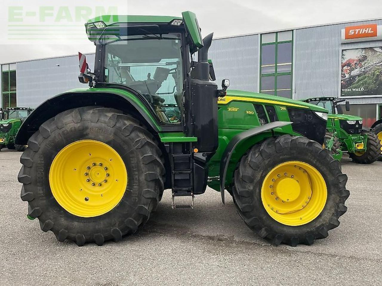 John Deere 7r330 / 7r 330 - Трактор: снимка 2 John Deere 7r330 / 7r 330 - Трактор: снимка 2