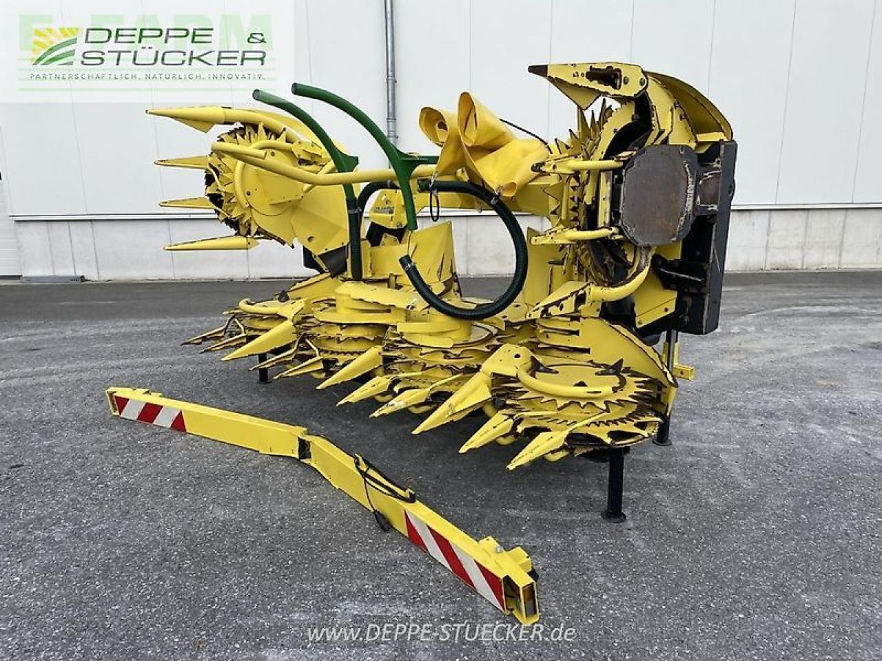 John Deere 8200i mit kemper 345 und kemper 639 - Силажокомбайн: снимка 4 John Deere 8200i mit kemper 345 und kemper 639 - Силажокомбайн: снимка 4