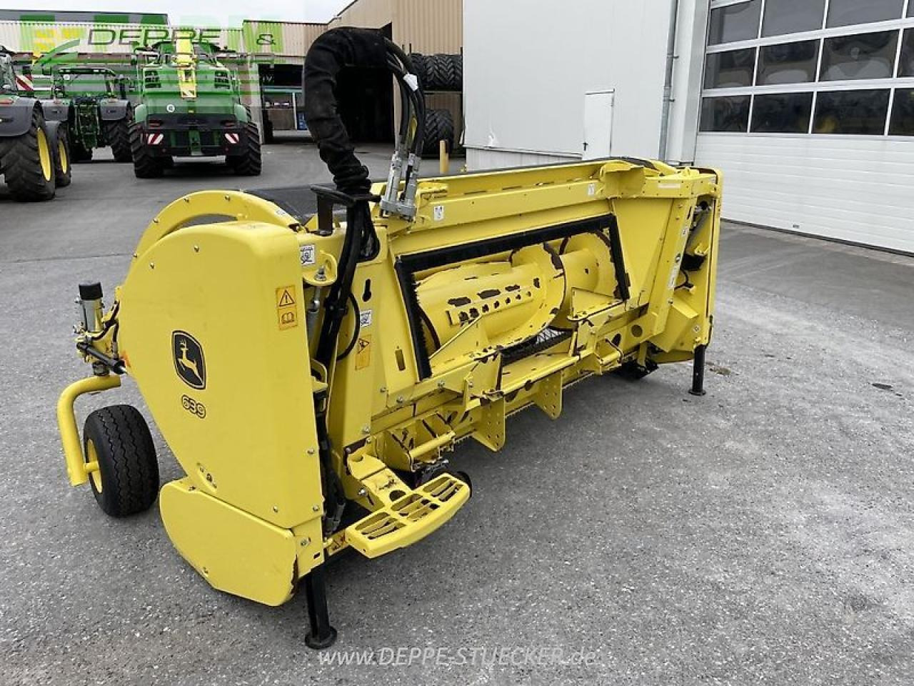John Deere 8200i mit kemper 345 und kemper 639 - Силажокомбайн: снимка 2 John Deere 8200i mit kemper 345 und kemper 639 - Силажокомбайн: снимка 2