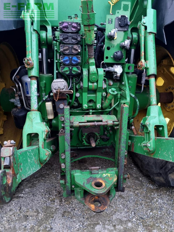 Трактор John Deere 8245 R: снимка 9