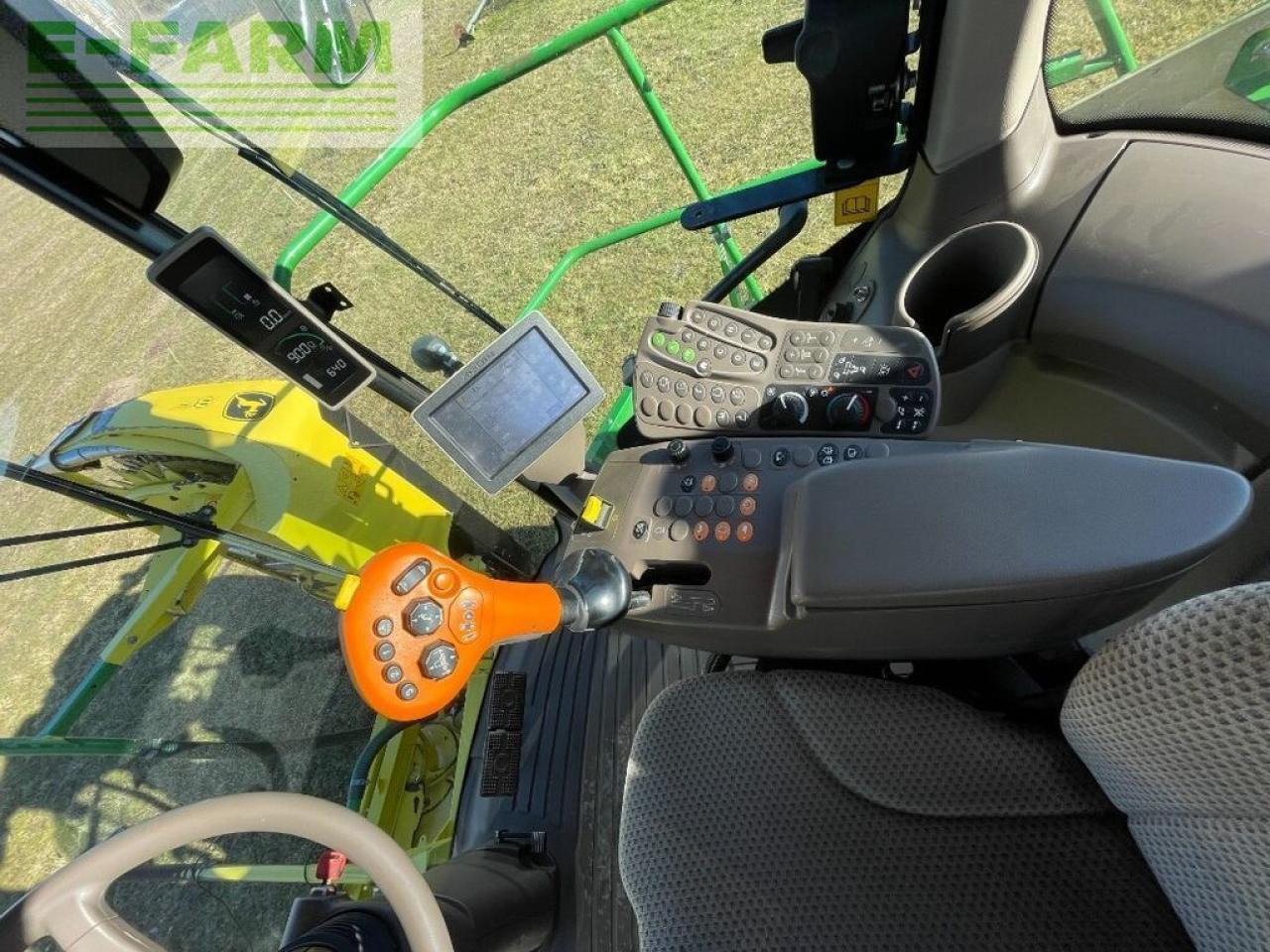 Силажокомбайн John Deere 8300: снимка 17