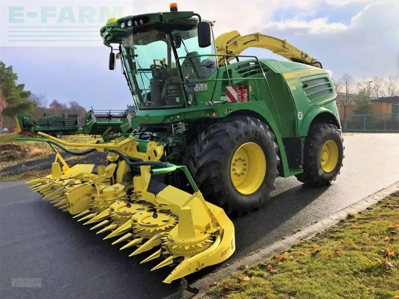 John Deere 8300i mit kemper 360plus & pu 639 - Силажокомбайн: снимка 1 John Deere 8300i mit kemper 360plus & pu 639 - Силажокомбайн: снимка 1
