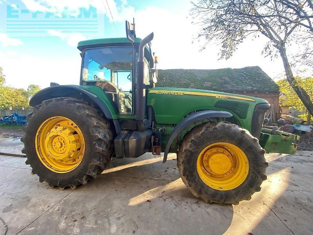 John Deere 8320 - Трактор: снимка 3 John Deere 8320 - Трактор: снимка 3