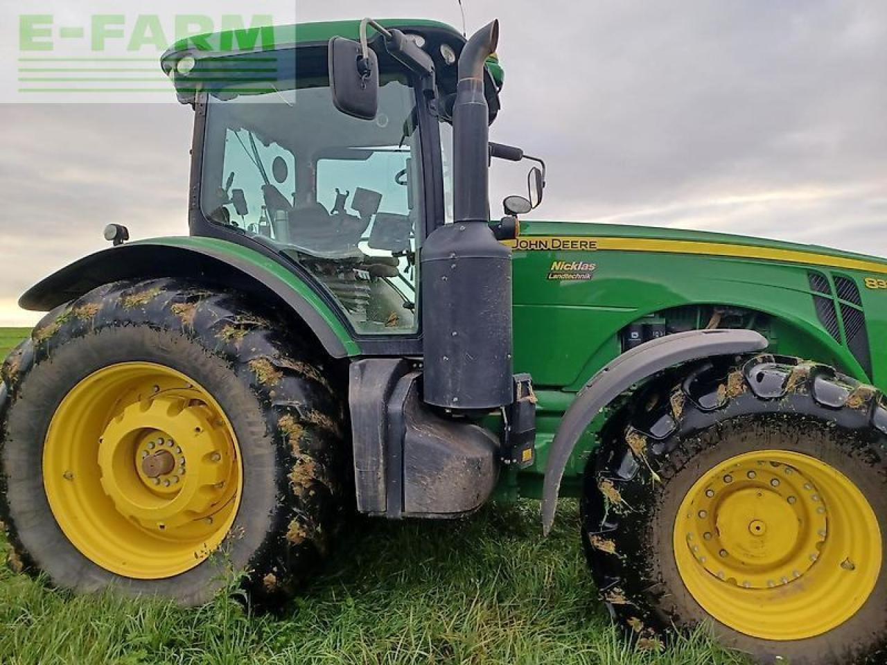 John Deere 8335r - Трактор: снимка 2 John Deere 8335r - Трактор: снимка 2