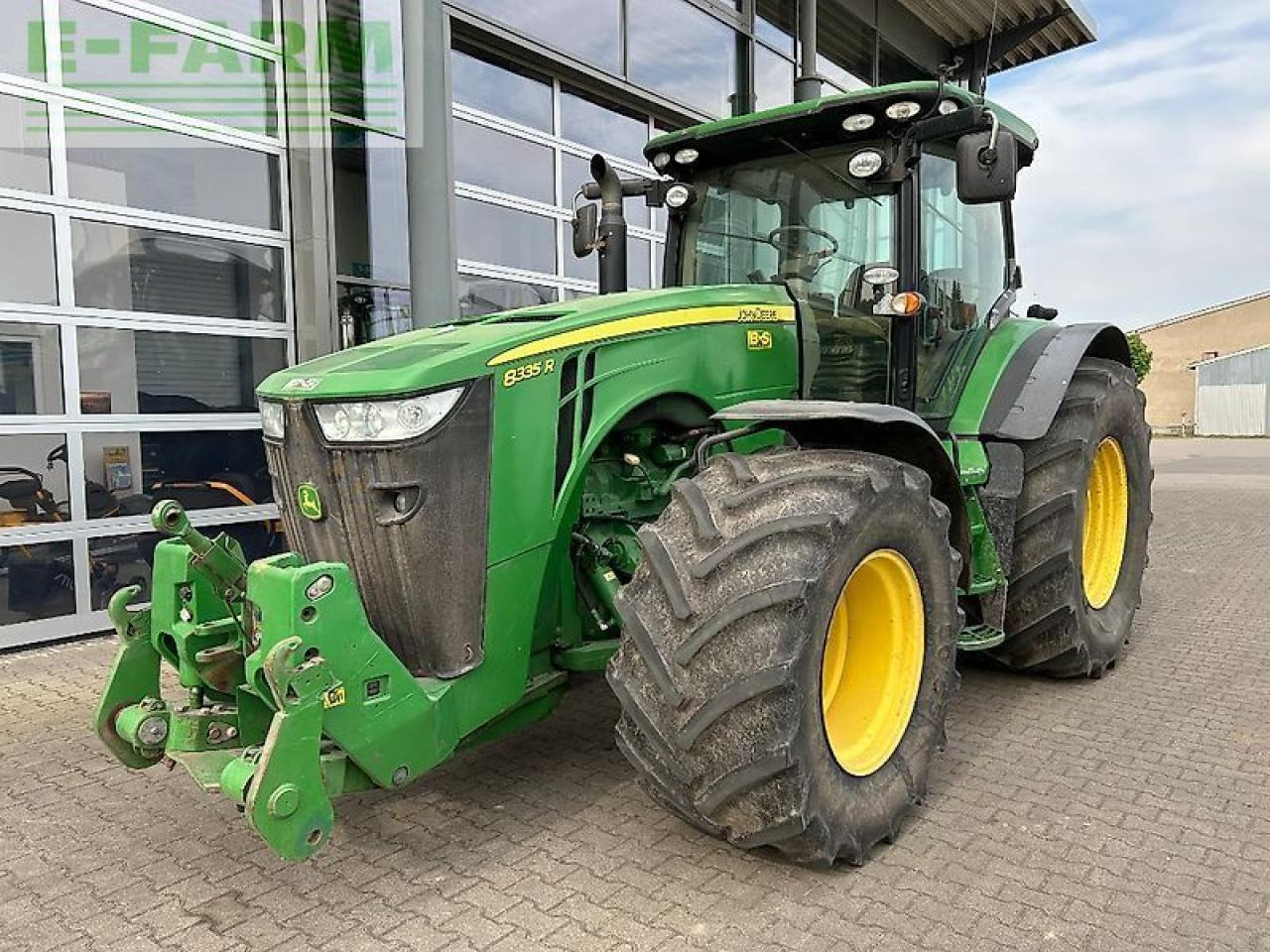 John Deere 8335r - Трактор: снимка 2 John Deere 8335r - Трактор: снимка 2