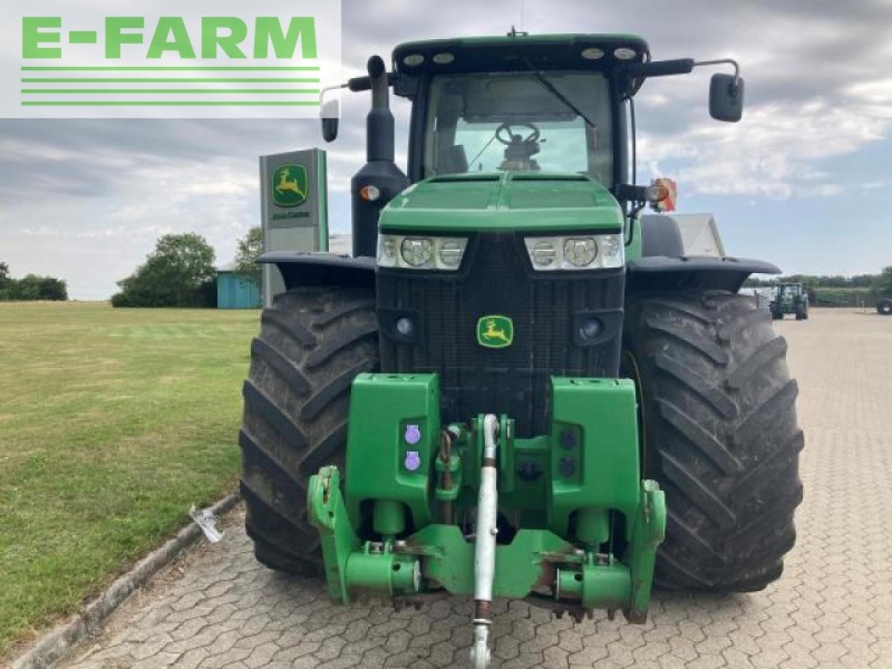 Трактор John Deere 8370r: снимка 6