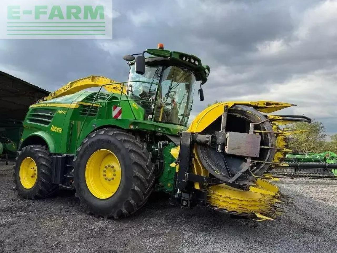 John Deere 8400 - Силажокомбайн: снимка 3 John Deere 8400 - Силажокомбайн: снимка 3
