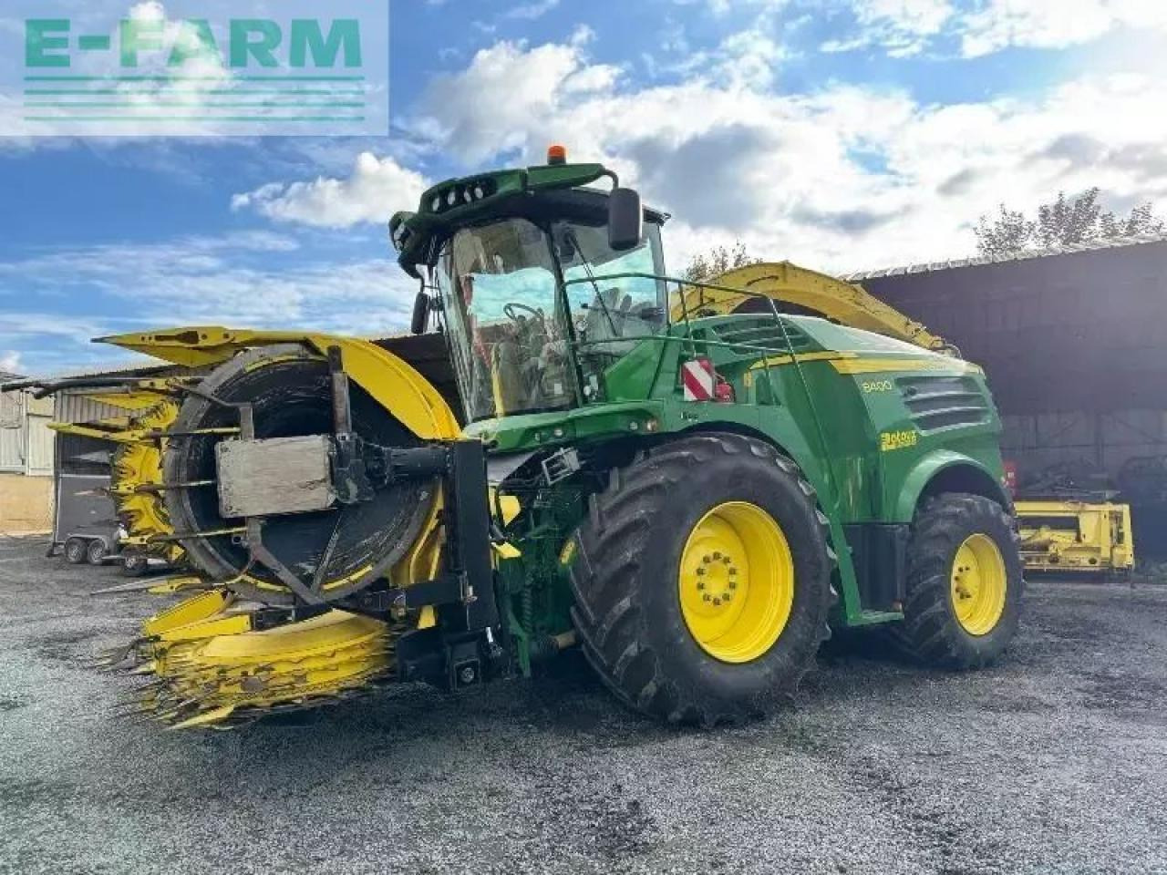 John Deere 8400 - Силажокомбайн: снимка 1 John Deere 8400 - Силажокомбайн: снимка 1