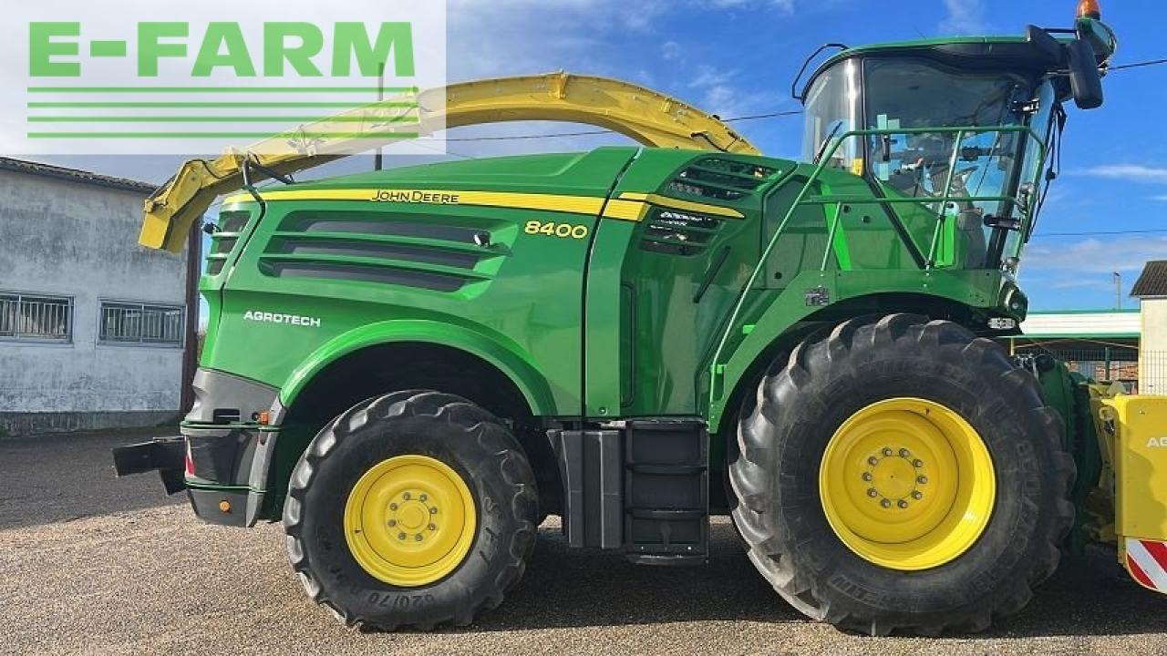 John Deere 8400 - Силажокомбайн: снимка 1 John Deere 8400 - Силажокомбайн: снимка 1